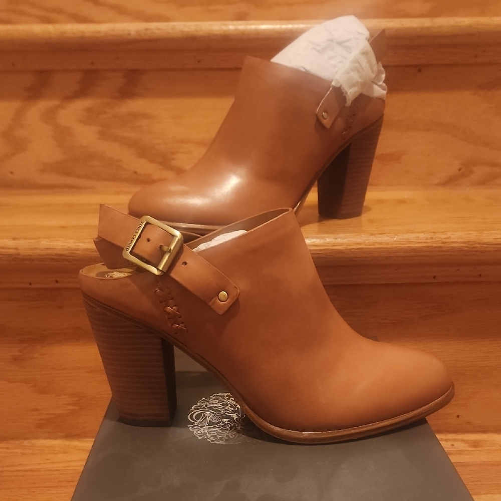 NIB Vince Camuto "Finola" Buckle Strap Mules Tan 9M